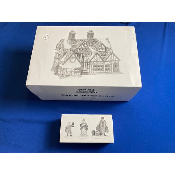 VTG Dept 56 Dickens Village Light Up Ashbury Inn-Town Figures Come into the Inn - Picture 8 of 9